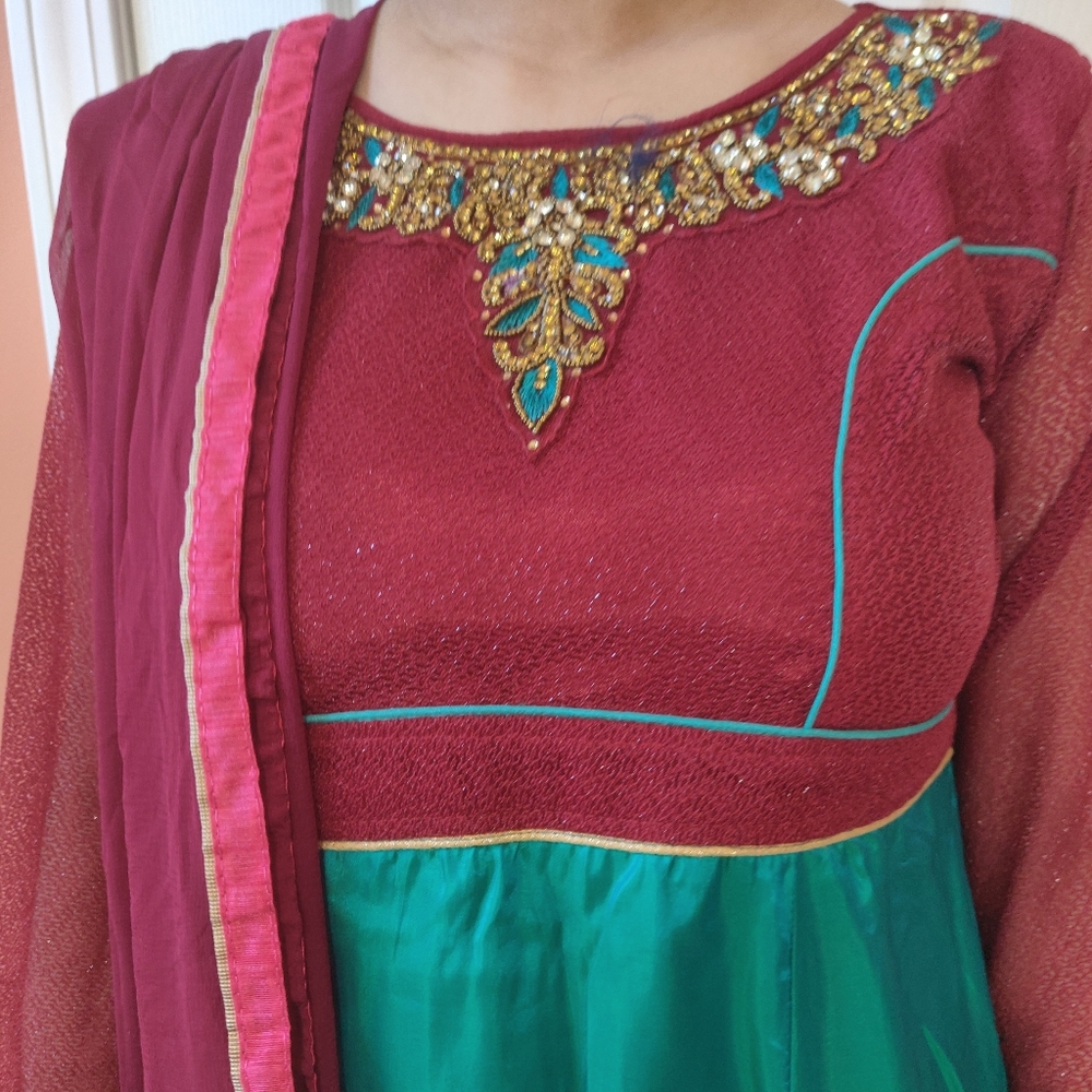 Indian salwar kameez - Picture 3 of 3